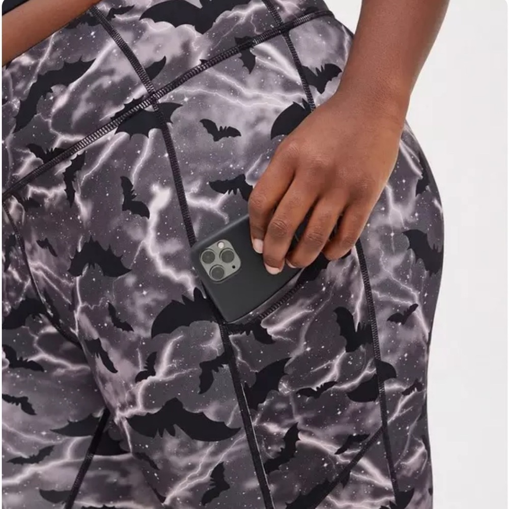 NWT Torrid Performance Lite Full Length Active Le… - image 2